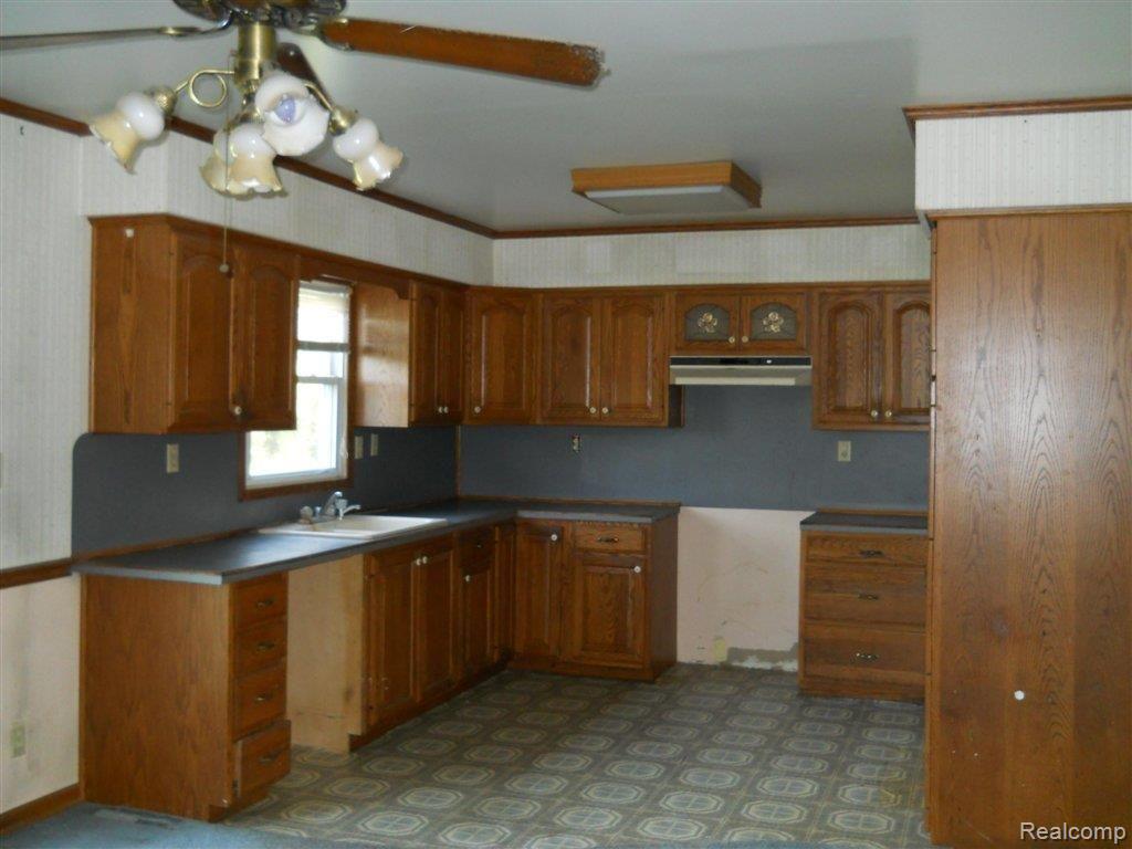 7110398059 Kitchen.jpg