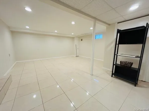 $5,500 | 38 Evelyn Lane, Syosset, NY 11791