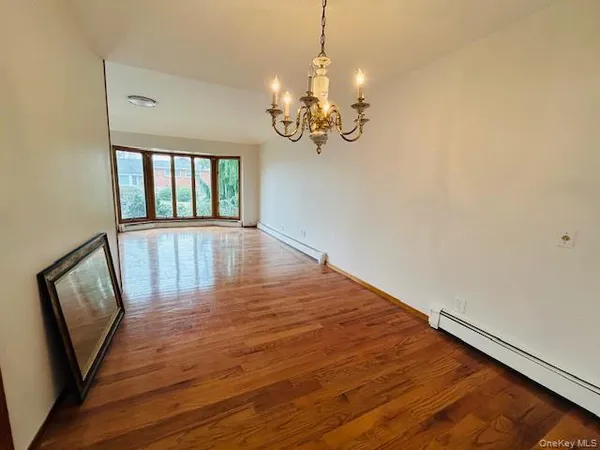 $5,500 | 38 Evelyn Lane, Syosset, NY 11791