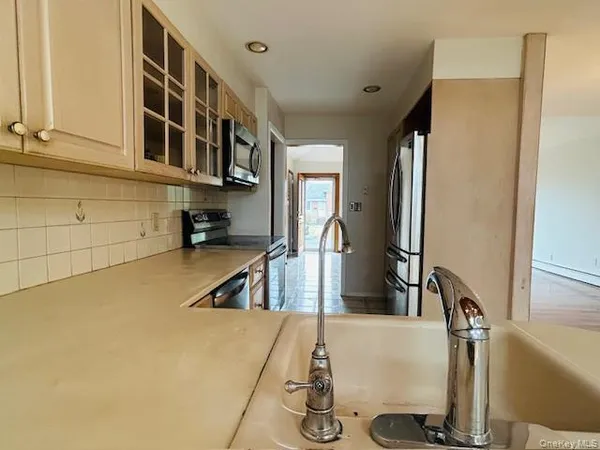 $5,500 | 38 Evelyn Lane, Syosset, NY 11791