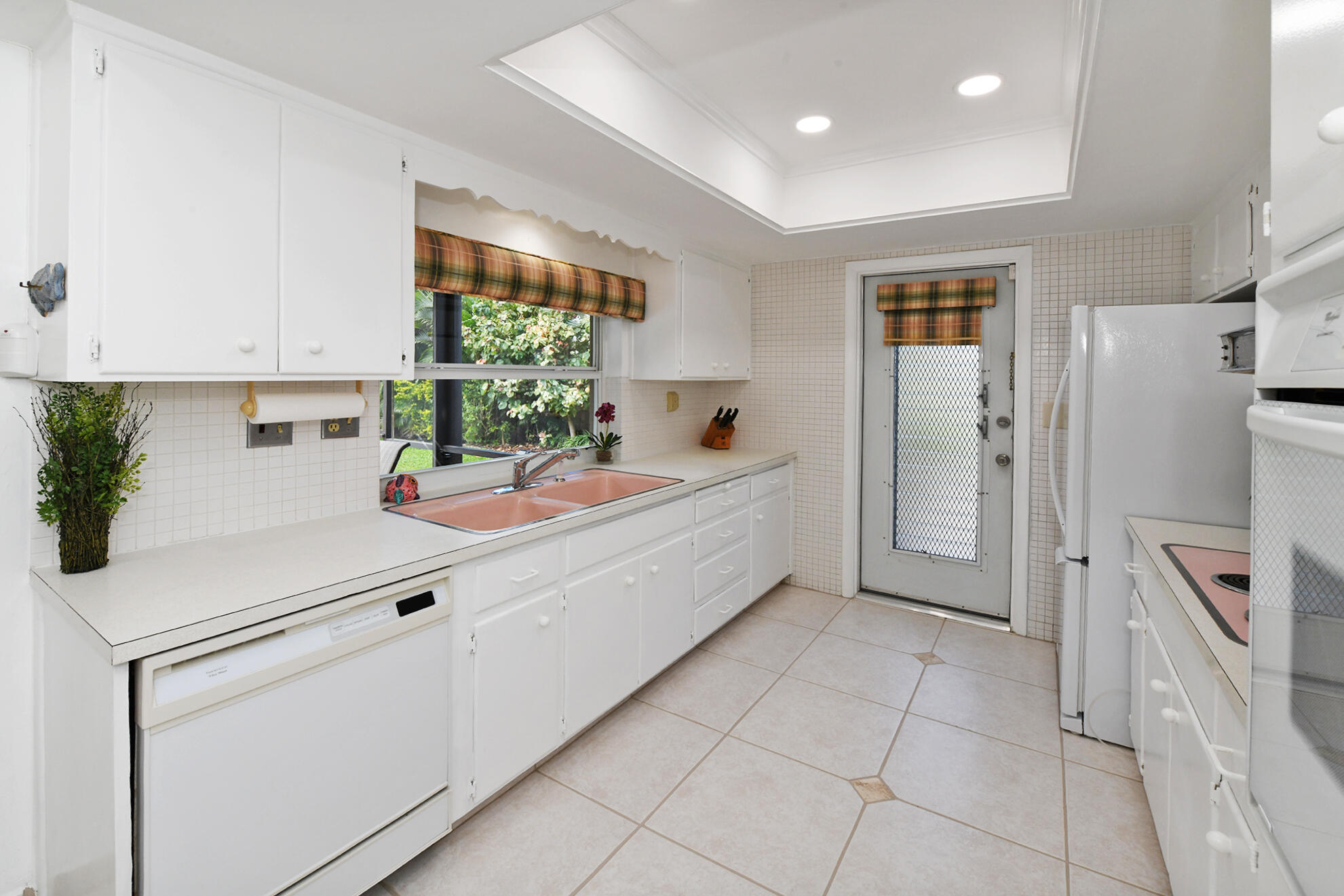 1398 Southwest 4th Street Boca Raton, FL 33486 - Photo 11 of 28 Kitchen