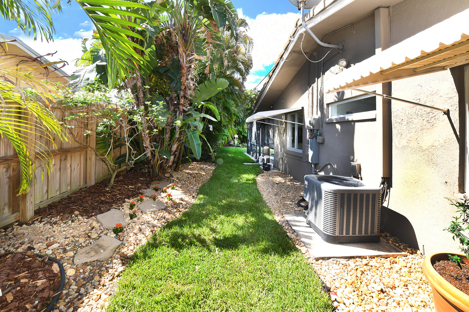 1398 Southwest 4th Street Boca Raton, FL 33486 - Photo 28 of 28 Yard East Side
