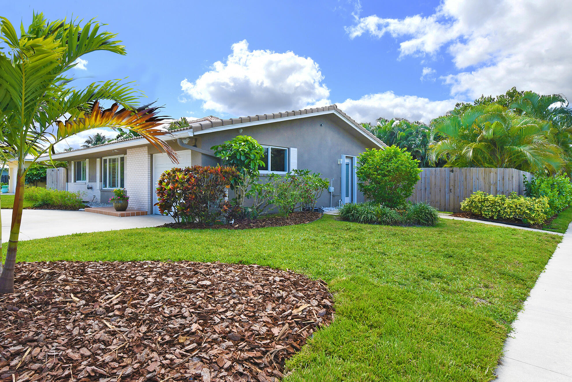 1398 Southwest 4th Street Boca Raton, FL 33486 - Photo 3 of 28 West Side
