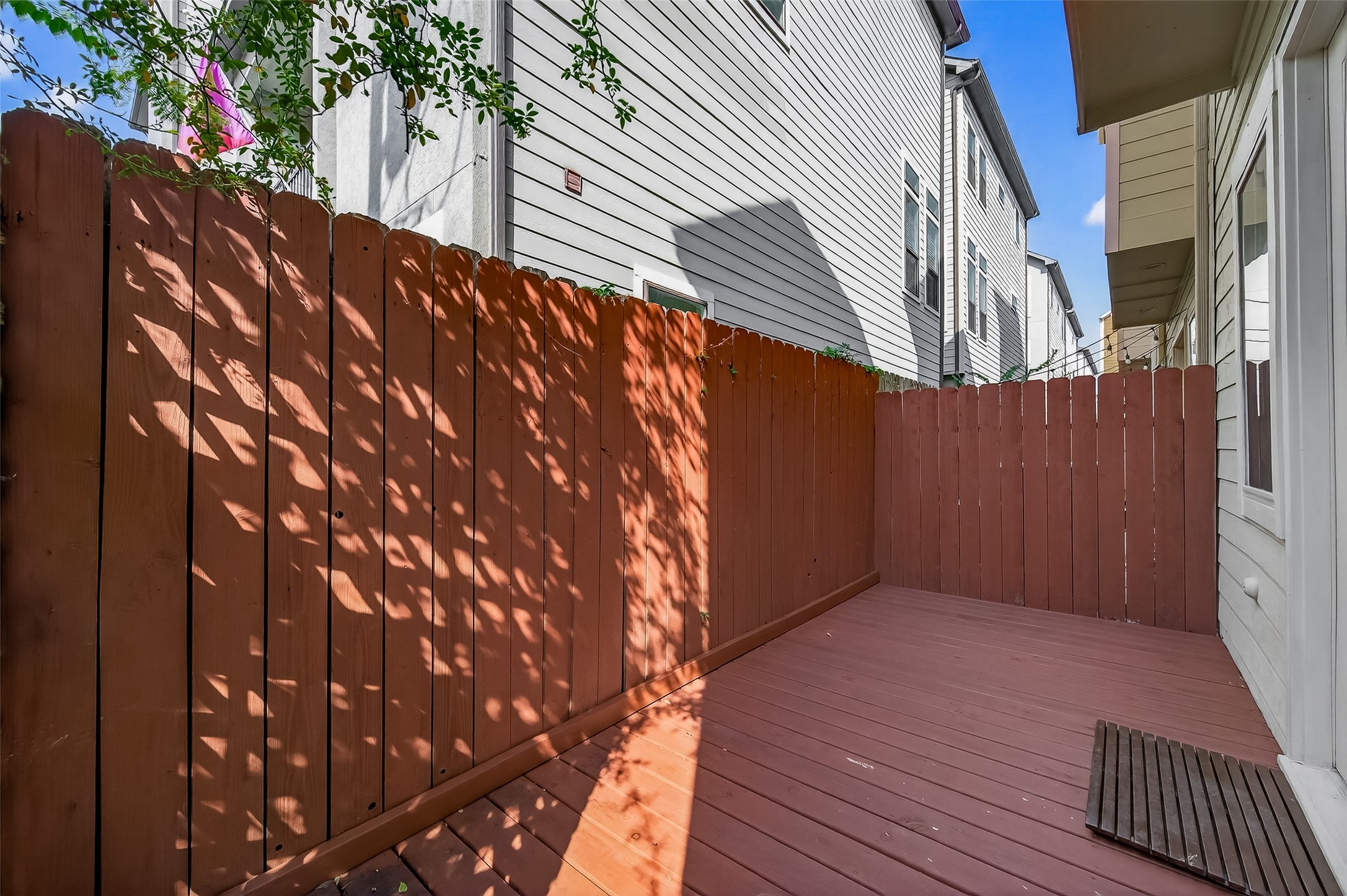 931 West 23rd Street, Unit K Houston, TX 77008 - Photo 34 of 40 Patio was virtually staged.