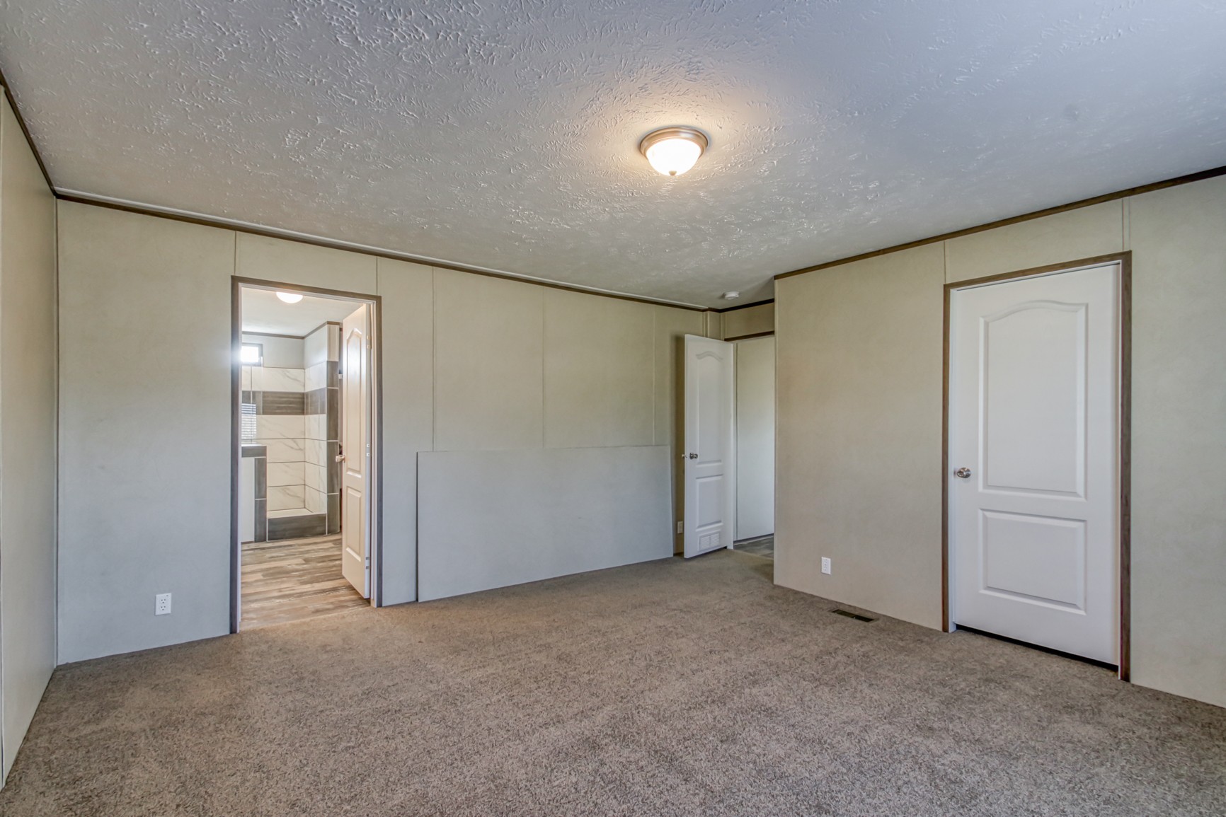 1838 Austin Road Lafayette, TN 37083 - Photo 21 of 41 an empty room with closet area