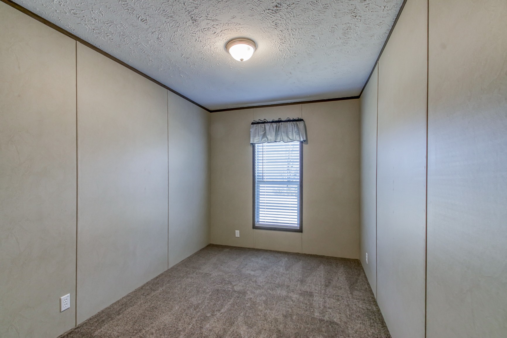 1838 Austin Road Lafayette, TN 37083 - Photo 29 of 41 a view of an empty room and window