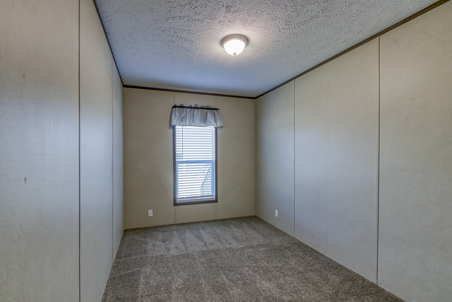 1838 Austin Road Lafayette, TN 37083 - Photo 33 of 41 an empty room with windows