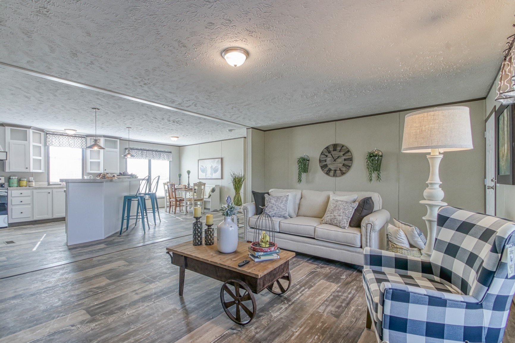 1838 Austin Road Lafayette, TN 37083 - Photo 5 of 41 a living room with furniture and a wooden floor