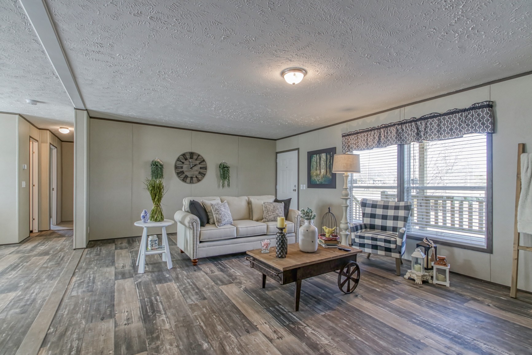 1838 Austin Road Lafayette, TN 37083 - Photo 6 of 41 a living room with furniture and a wooden floor