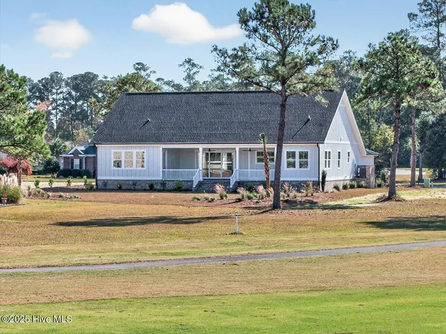$799,999 | 564 Fairburn Court Northwest, Calabash, NC 28467