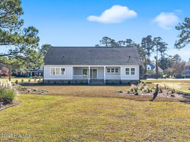 $799,999 | 564 Fairburn Court Northwest, Calabash, NC 28467