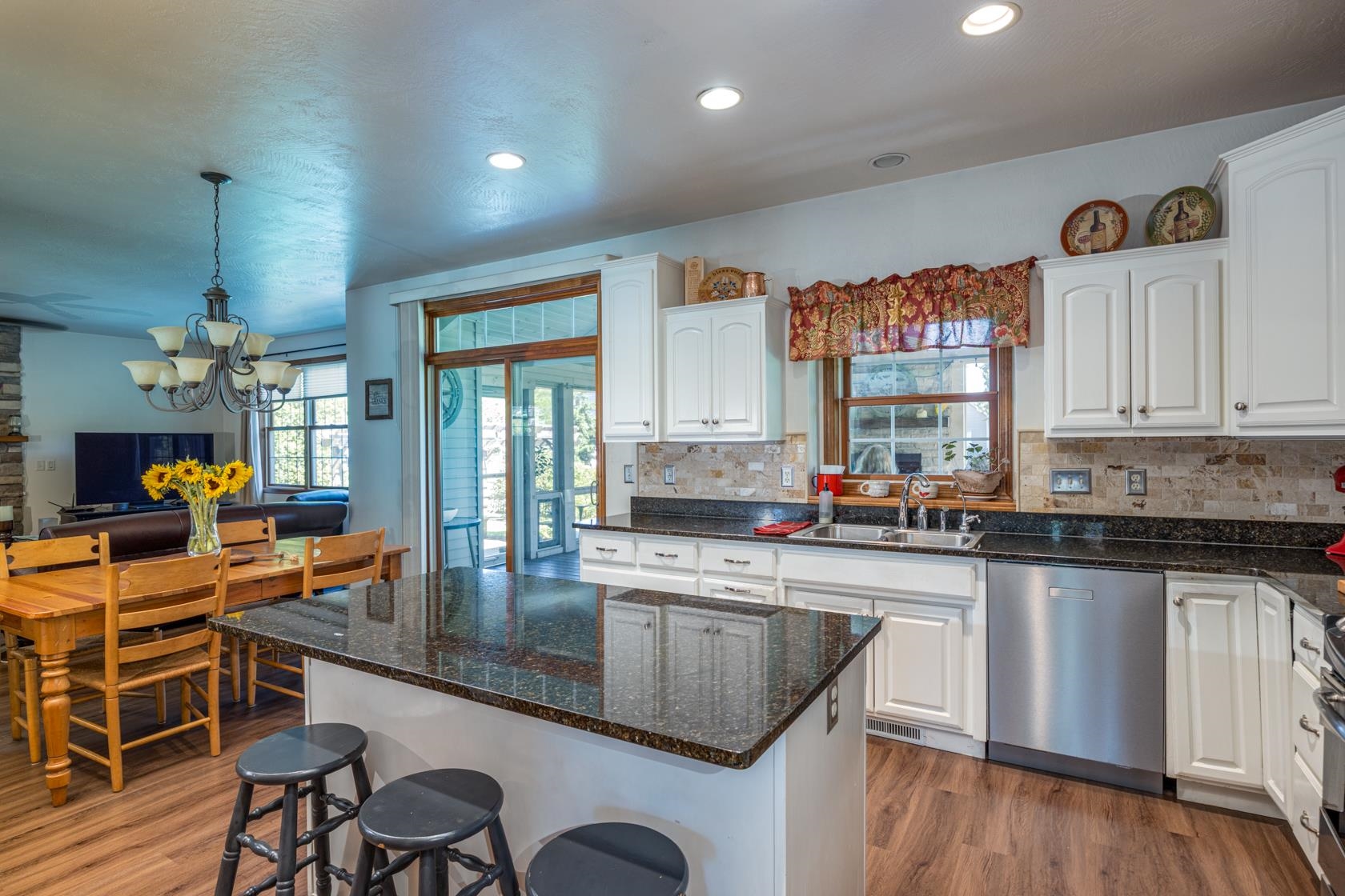 2702 East Corridor Drive Appleton, WI 54913 - Photo 4 of 47