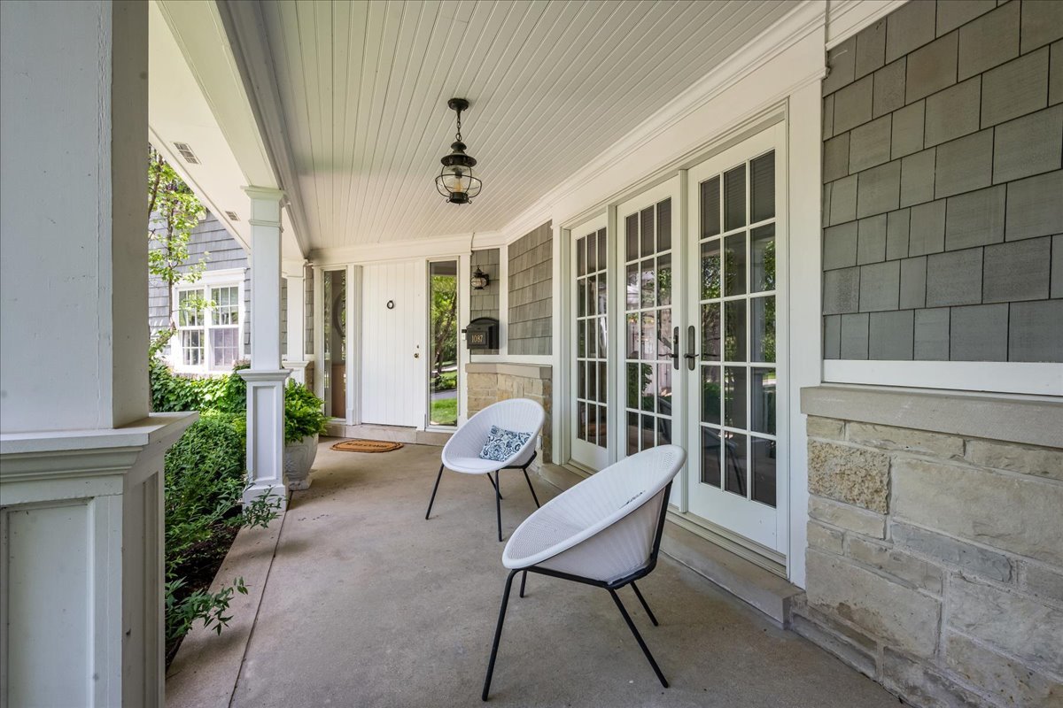 1087 Bluff Road Glencoe, IL 60022 - Photo 4 of 39