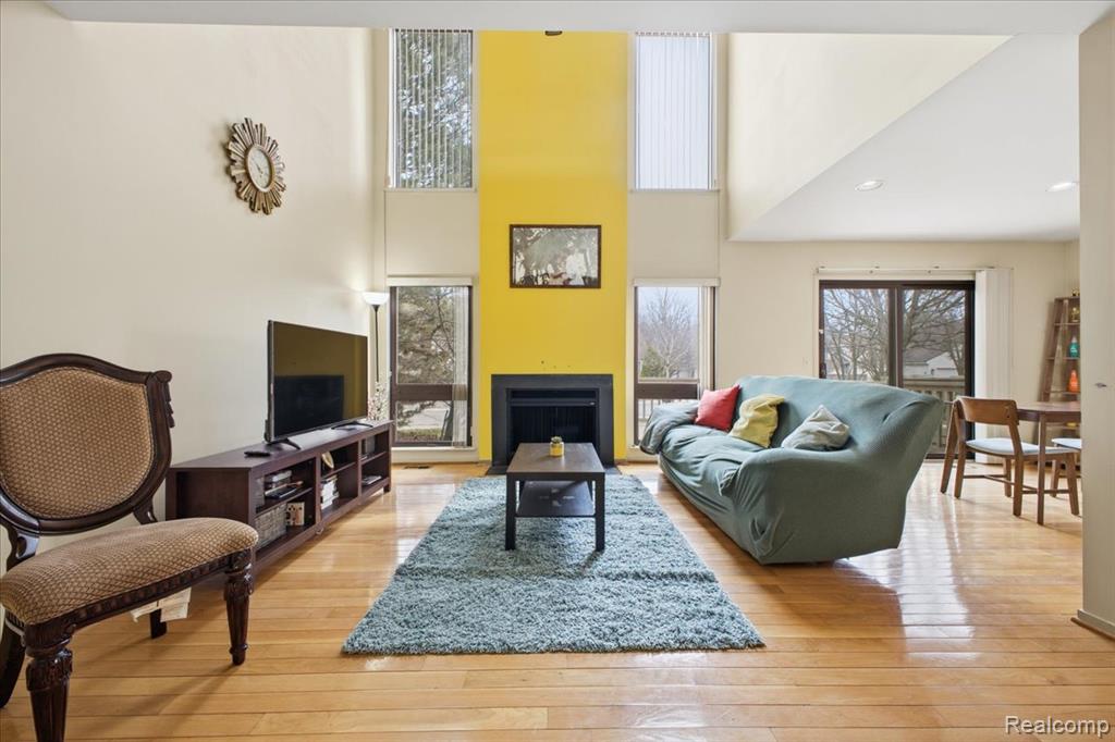 678 Highgate Mews Rochester Hills, MI 48307 - Photo 3 of 40