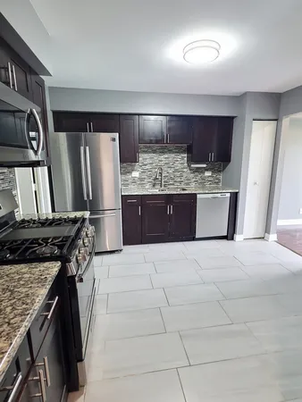 $298,990 | 191 Lawn Court, Buffalo Grove, IL 60089