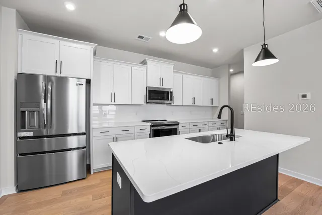 $525,000 | 70 Lockwood Drive, Bluffton, SC 29910