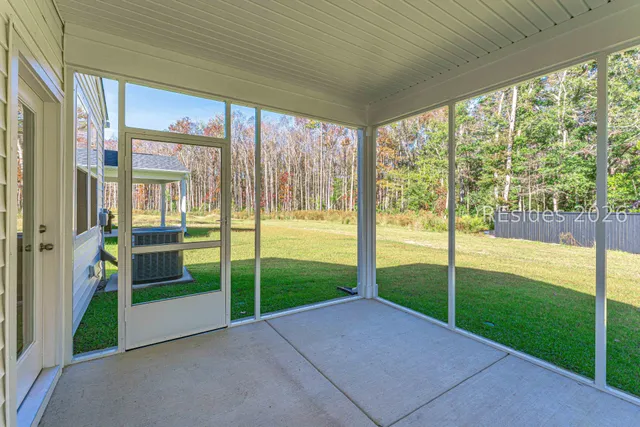 $525,000 | 70 Lockwood Drive, Bluffton, SC 29910