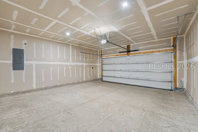 $525,000 | 70 Lockwood Drive, Bluffton, SC 29910