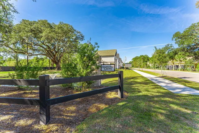 $525,000 | 70 Lockwood Drive, Bluffton, SC 29910