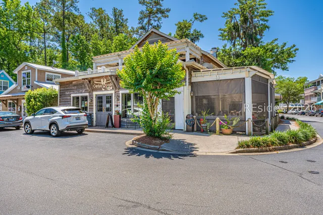 $525,000 | 70 Lockwood Drive, Bluffton, SC 29910