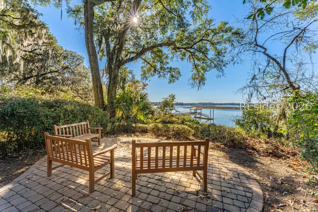 $525,000 | 70 Lockwood Drive, Bluffton, SC 29910