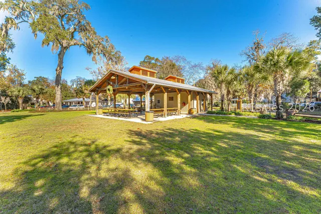 $525,000 | 70 Lockwood Drive, Bluffton, SC 29910