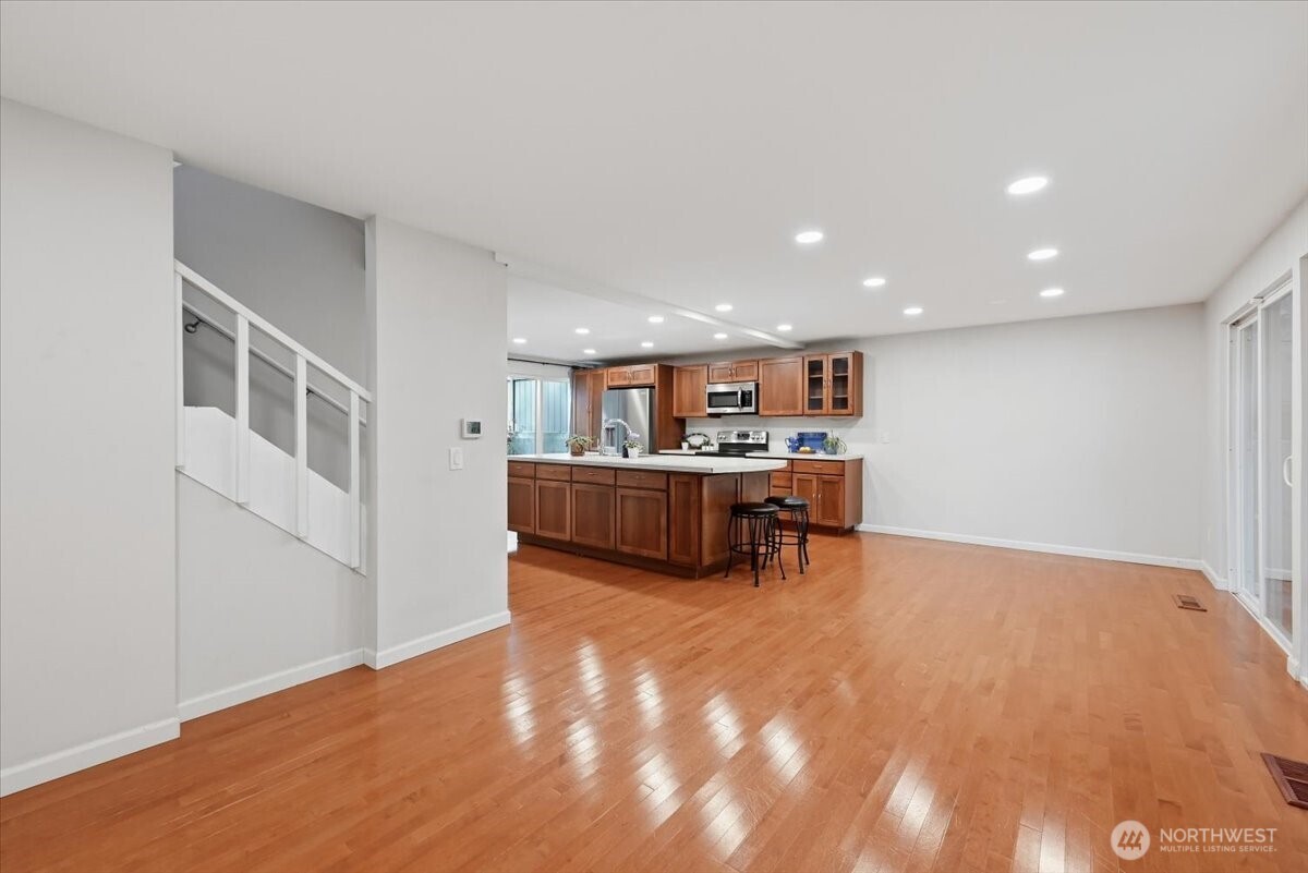 1604 Aberdeen Court Southeast Renton, WA 98055 - Photo 11 of 21 Gallery Image 11