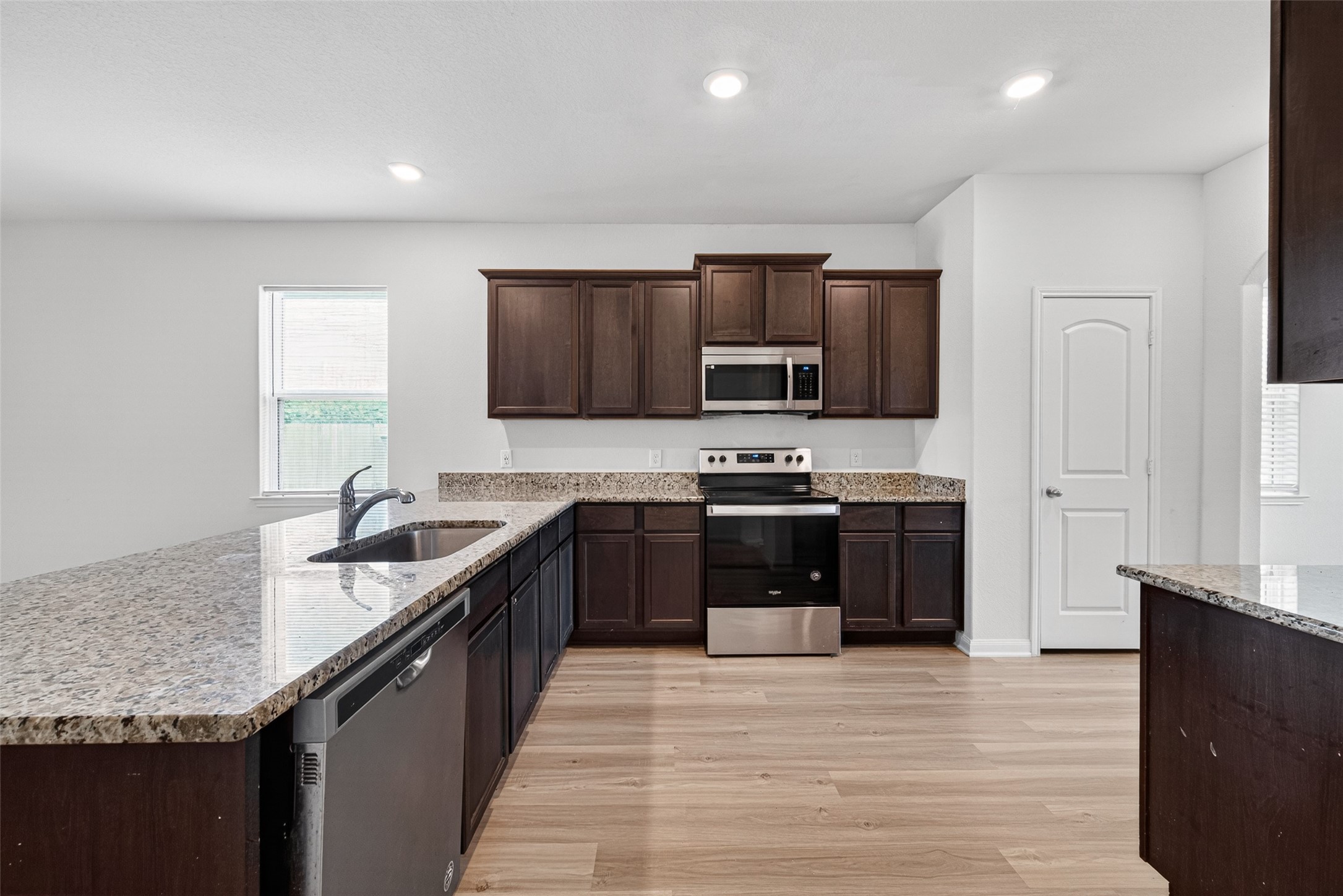 2128 Mule Ridge Drive Katy, TX 77493 - Photo 7 of 33