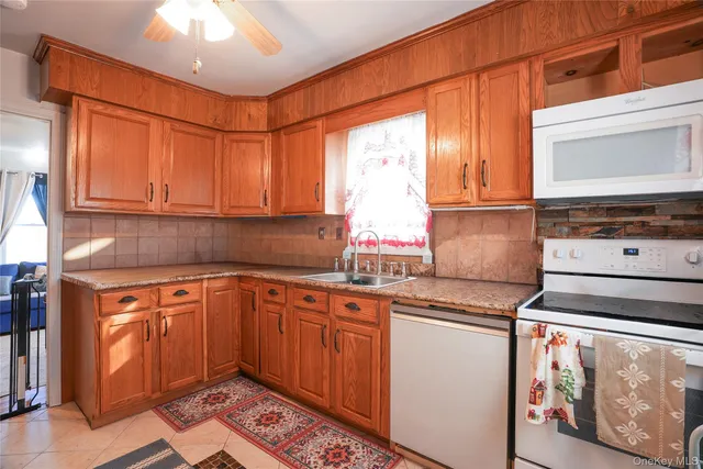 $379,000 | 390 Hufcut Road, Middletown, NY 10941