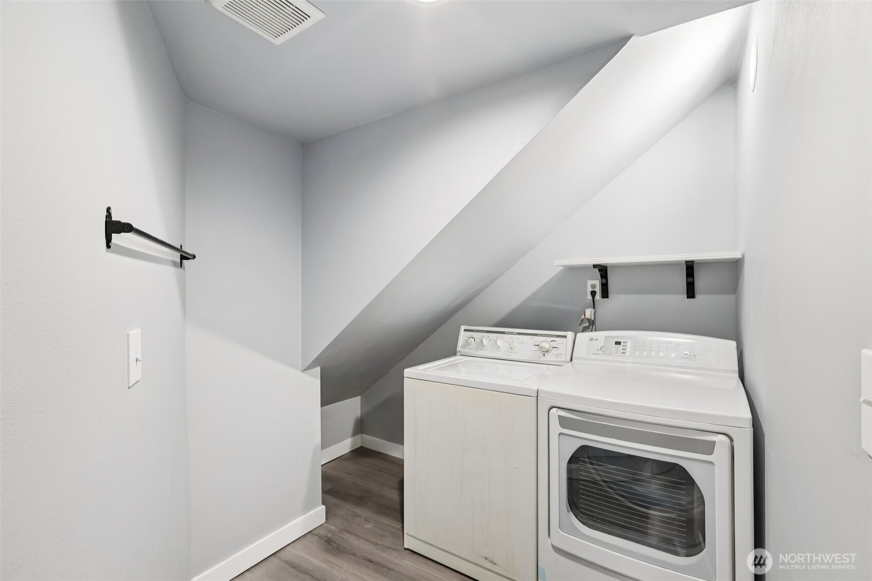 32229 2nd Avenue Southwest Federal Way, WA 98023 - Photo 31 of 40 a utility room with dryer and washer