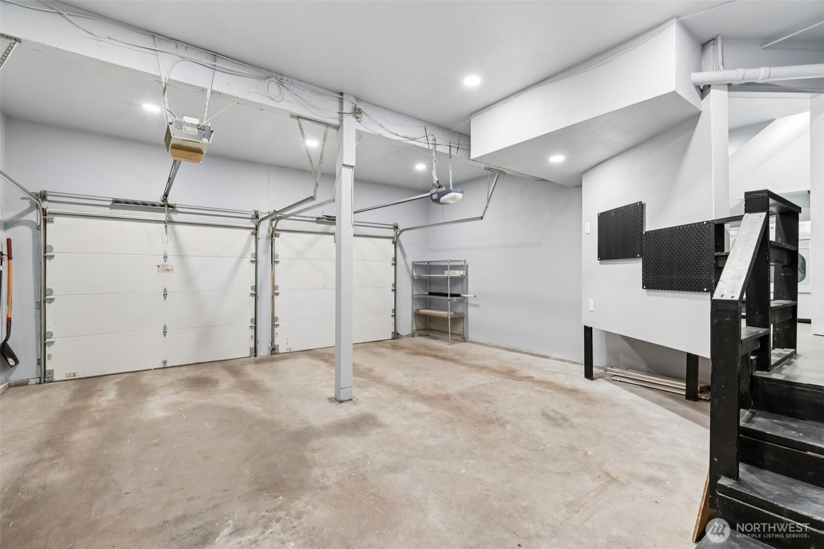 32229 2nd Avenue Southwest Federal Way, WA 98023 - Photo 32 of 40 a view of a livingroom with an empty space