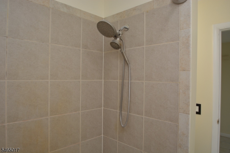 14 Oak Ridge Road, Unit 4 West Milford, NJ 07435 - Photo 14 of 16 Gallery Image 14
