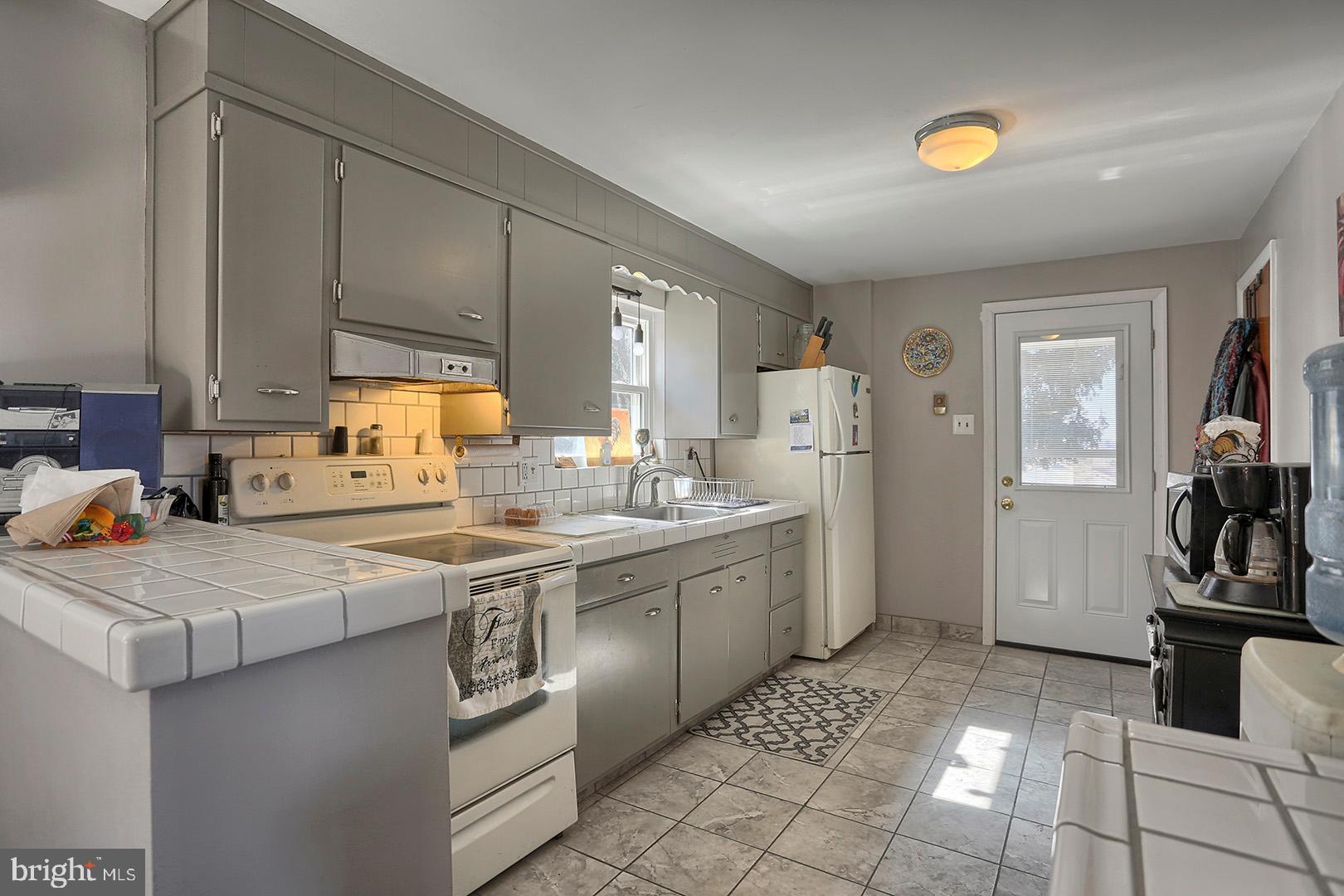 40 Madison Street Reading, PA 19607 - Photo 13 of 28