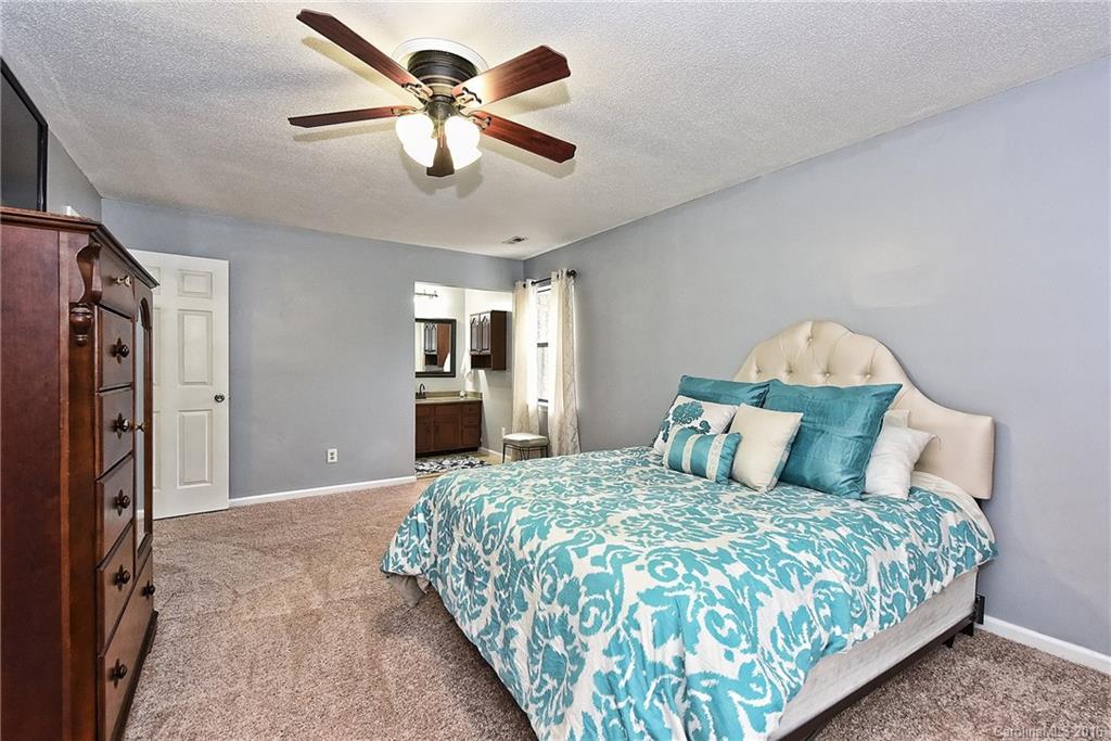 6306 Round Hill Road, Unit 5 Charlotte, NC 28211 - Photo 11 of 21 Gallery Image 11