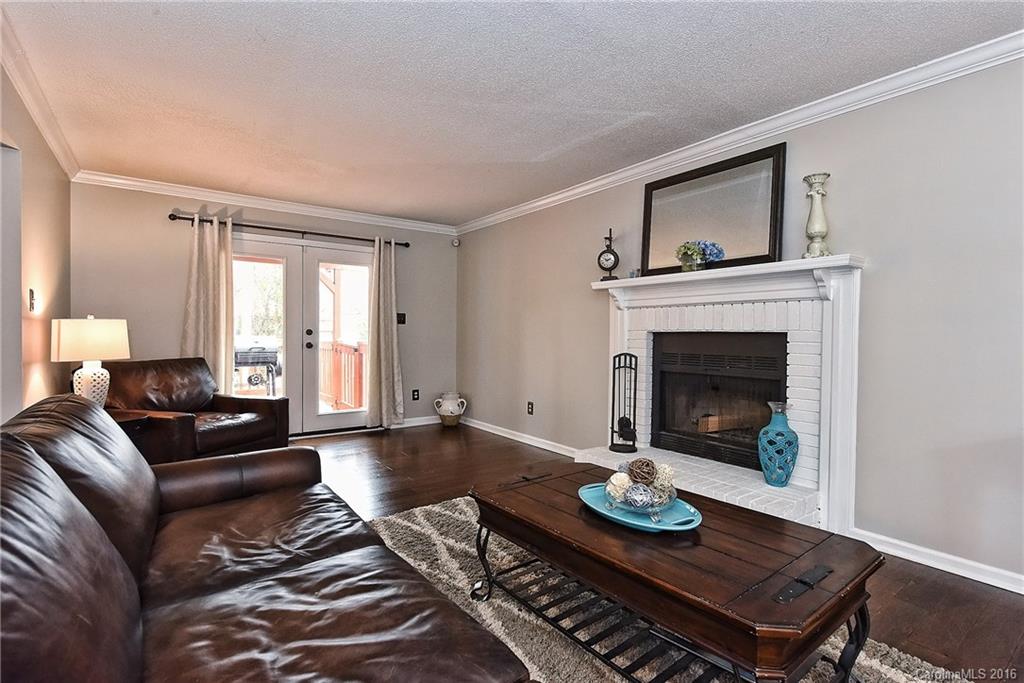 6306 Round Hill Road, Unit 5 Charlotte, NC 28211 - Photo 4 of 21 Gallery Image 4