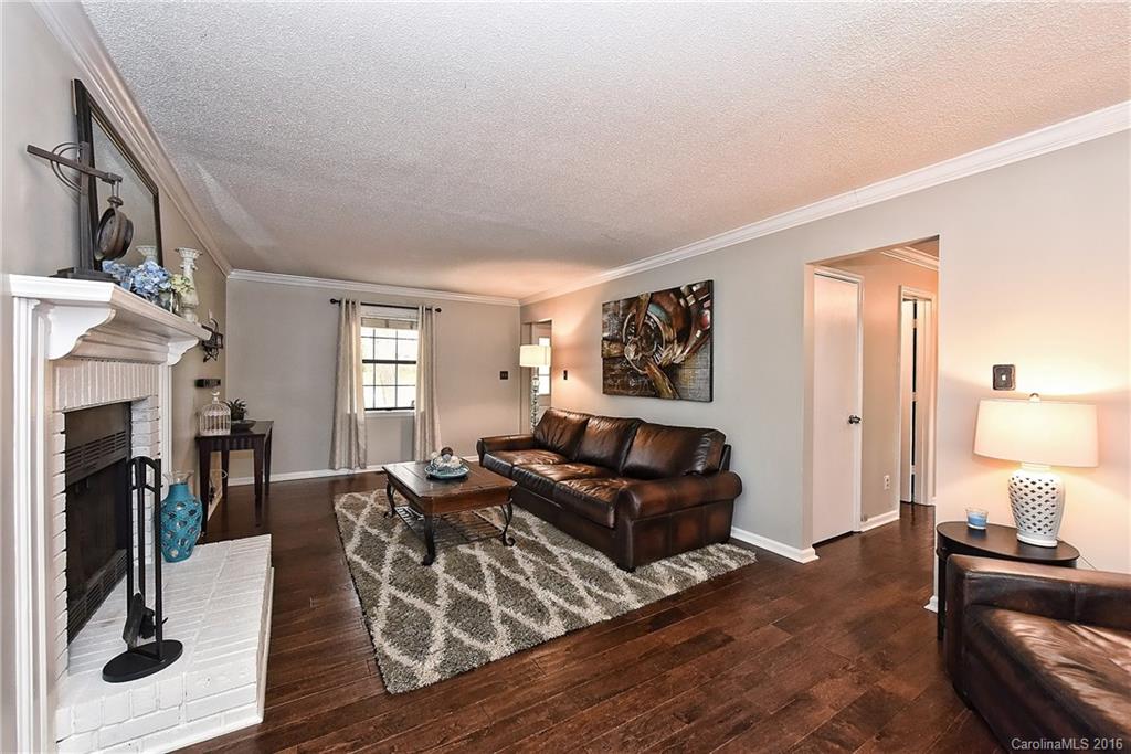 6306 Round Hill Road, Unit 5 Charlotte, NC 28211 - Photo 5 of 21 Gallery Image 5