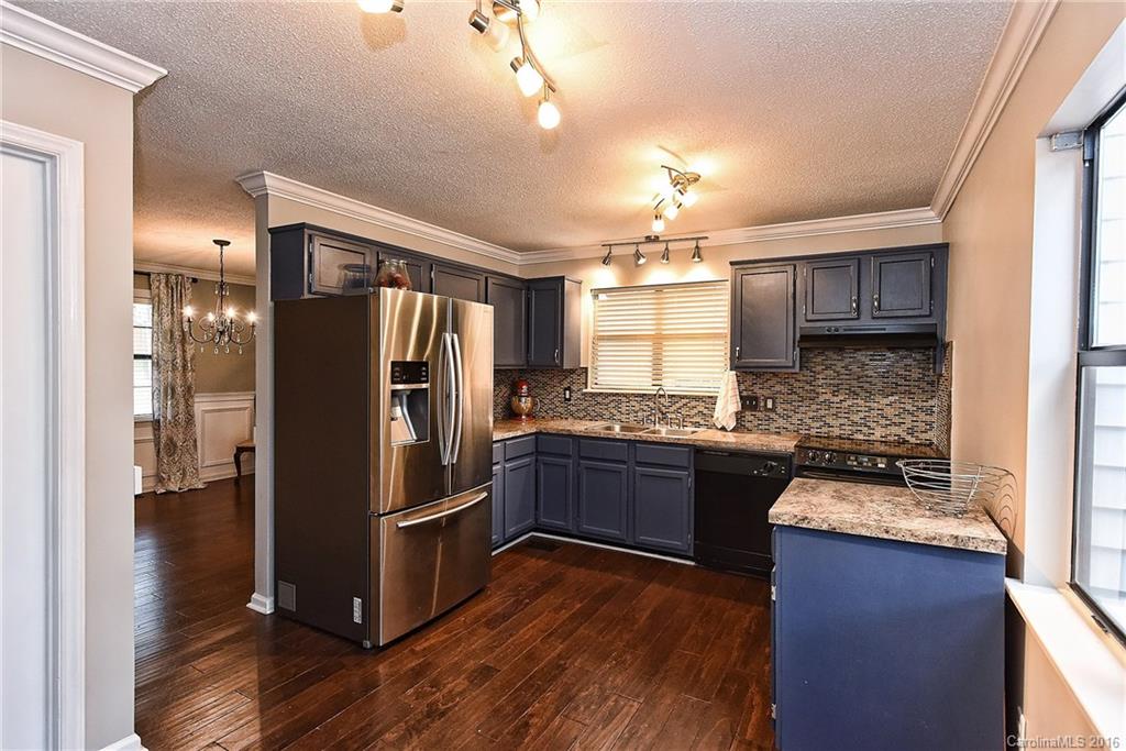 6306 Round Hill Road, Unit 5 Charlotte, NC 28211 - Photo 7 of 21 Gallery Image 7