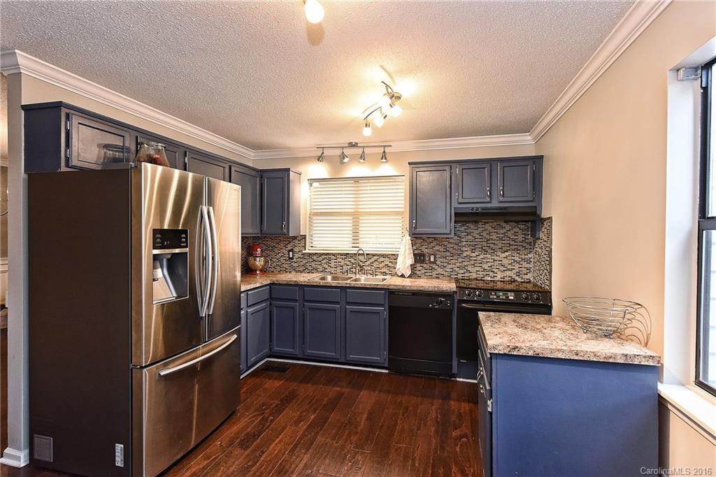 6306 Round Hill Road, Unit 5 Charlotte, NC 28211 - Photo 8 of 21 Gallery Image 8