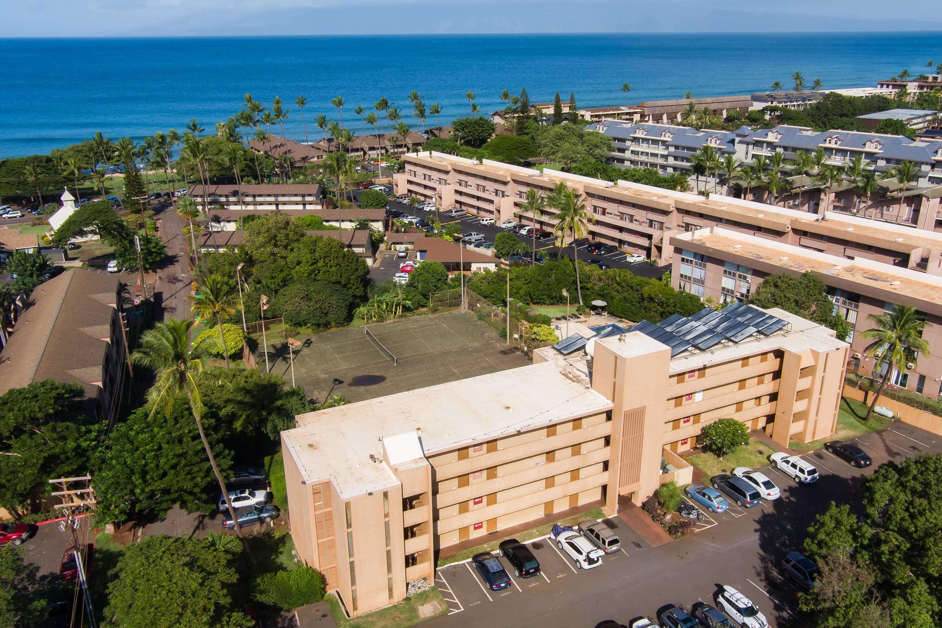 3660 Lower Honoapiilani Road, Unit 111 Lahaina, HI 96761 - Photo 25 of 28 a view of a city