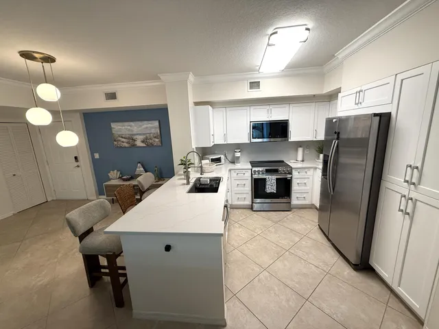 $5,500 | 625 Casa Loma Boulevard, Unit 409, Boynton Beach, FL 33435