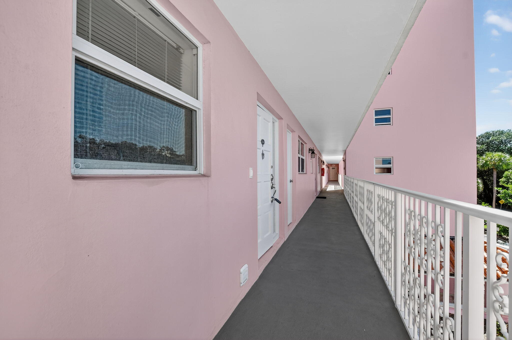 1040 Banyan Road, Unit 3050 Boca Raton, FL 33432 - Photo 3 of 18 large-019a0e09-c8c2-7365-890f-ef3b08554a