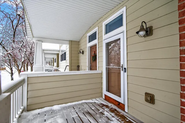 $389,900 | 1667 Arona Street, Unit 8, Falcon Heights, MN 55108