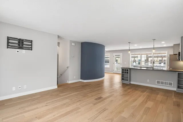 $389,900 | 1667 Arona Street, Unit 8, Falcon Heights, MN 55108