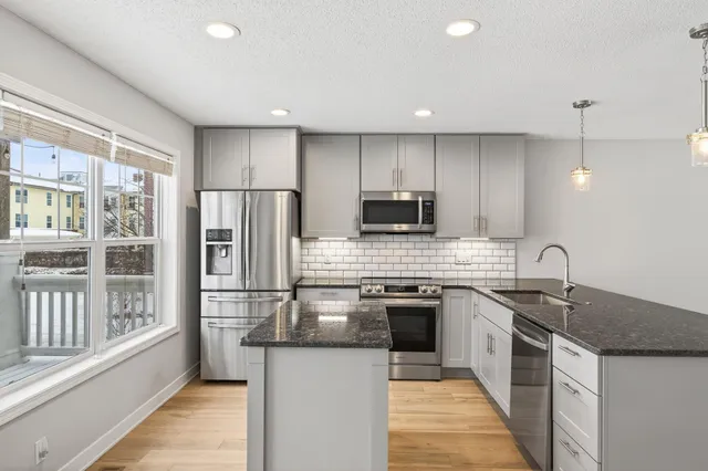 $389,900 | 1667 Arona Street, Unit 8, Falcon Heights, MN 55108