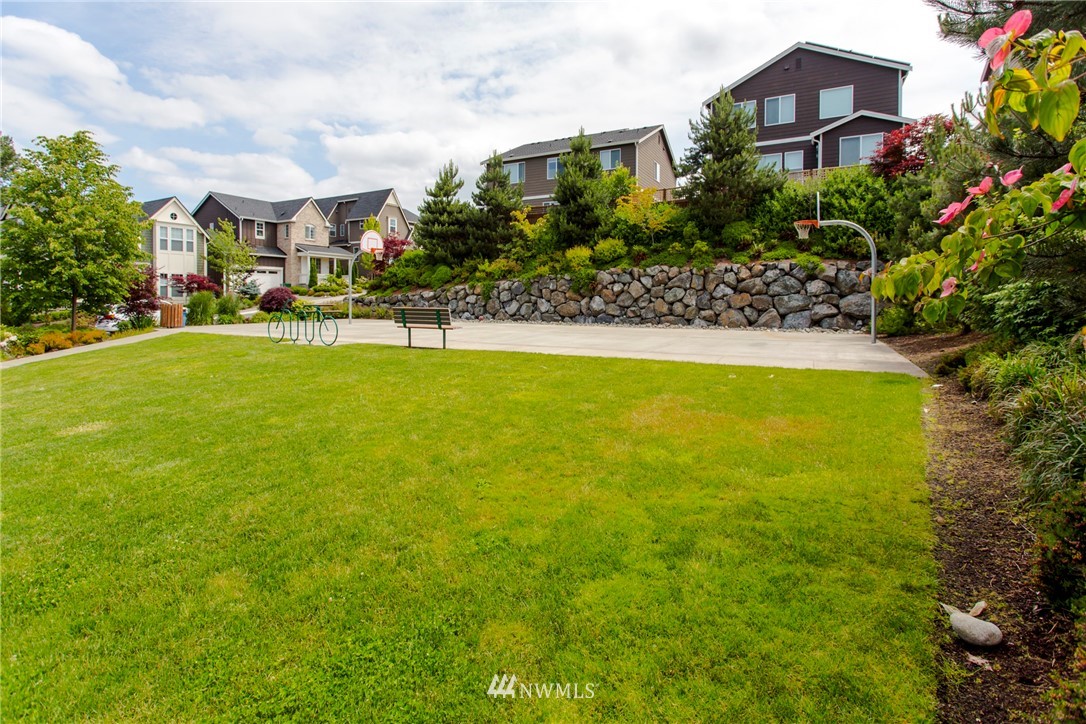 762 Lyons Avenue Northeast Renton, WA 98059 - Photo 33 of 33 a view of a large garden