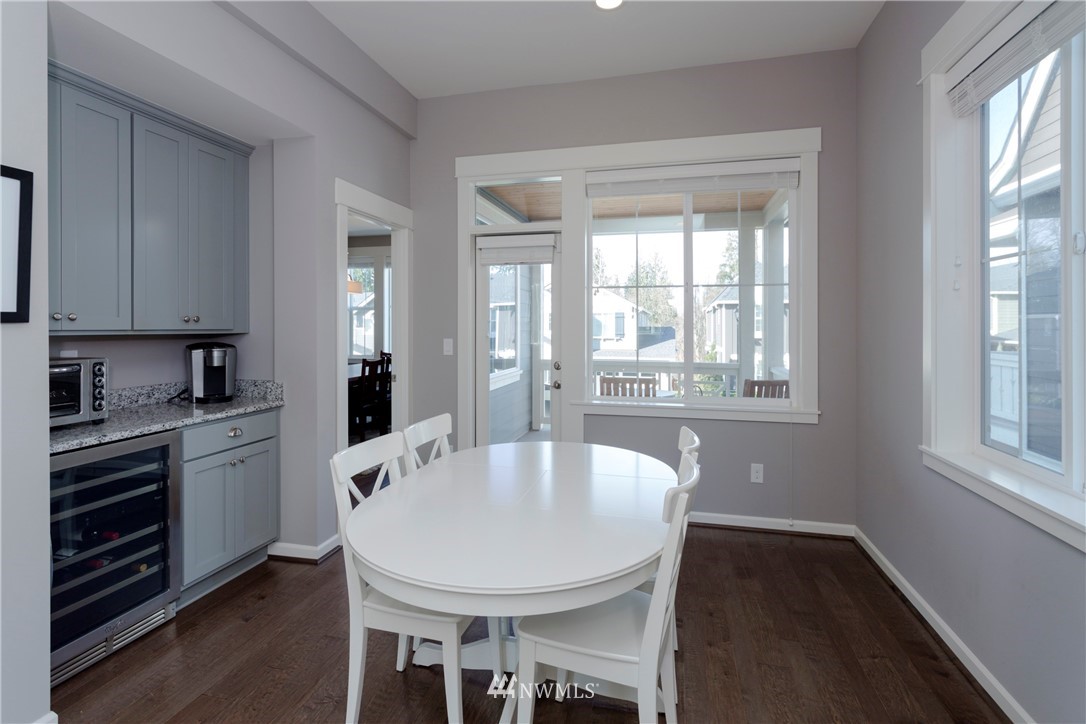 762 Lyons Avenue Northeast Renton, WA 98059 - Photo 8 of 33