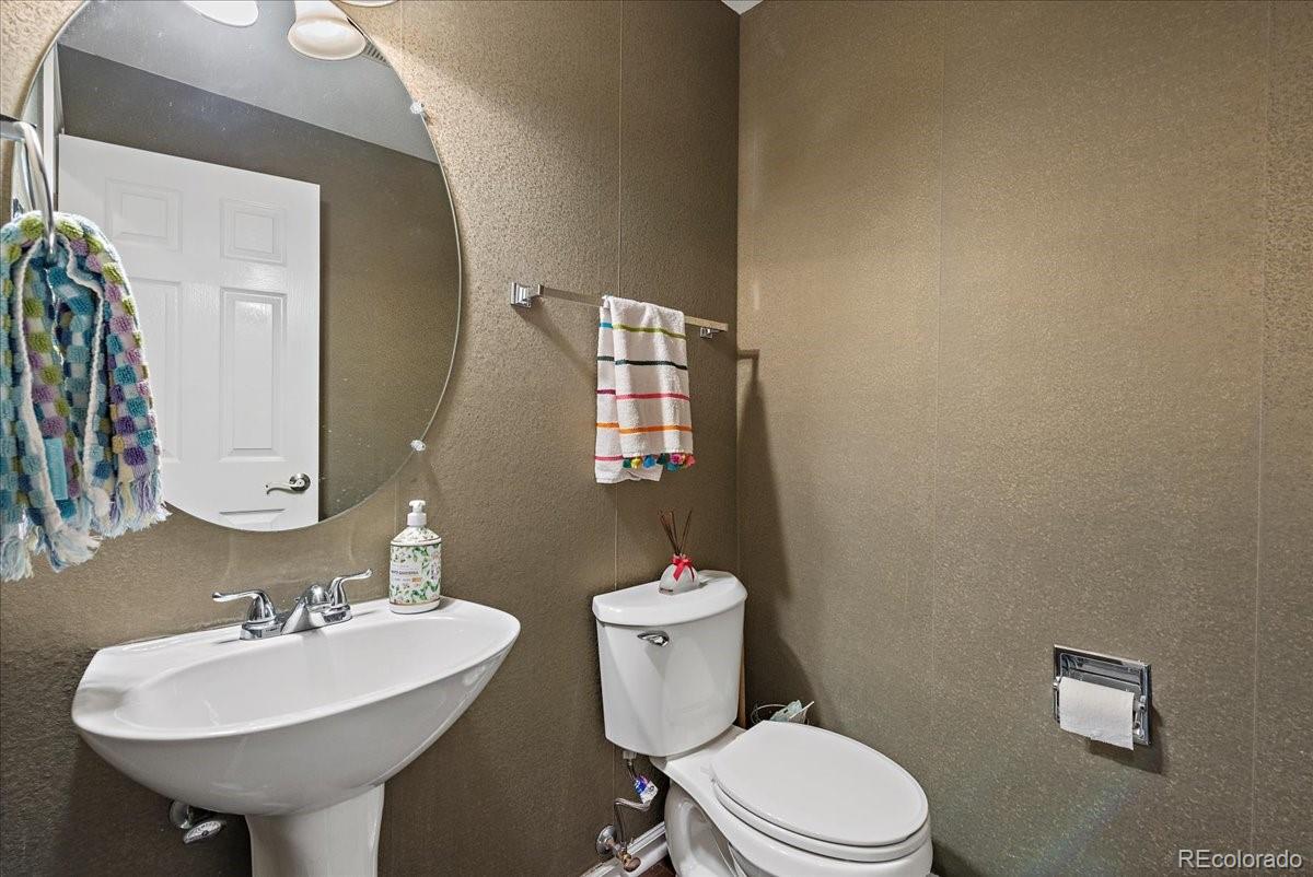 2131 Maples Place Highlands Ranch, CO 80129 - Photo 8 of 29 Gallery Image 8