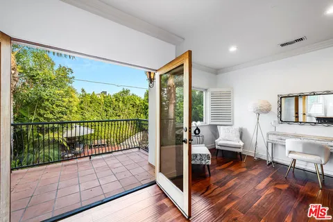 $2,395,000 | 4520 Tyrone Avenue, Sherman Oaks, CA 91423