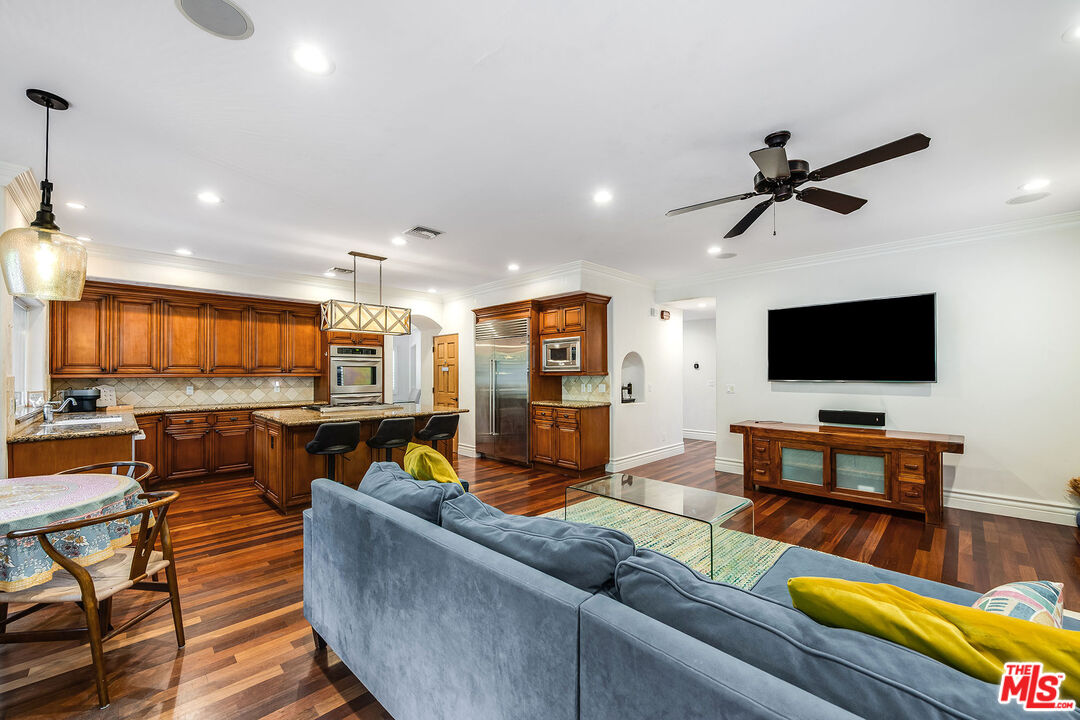 4520 Tyrone Avenue Sherman Oaks, CA 91423 - Photo 6 of 54