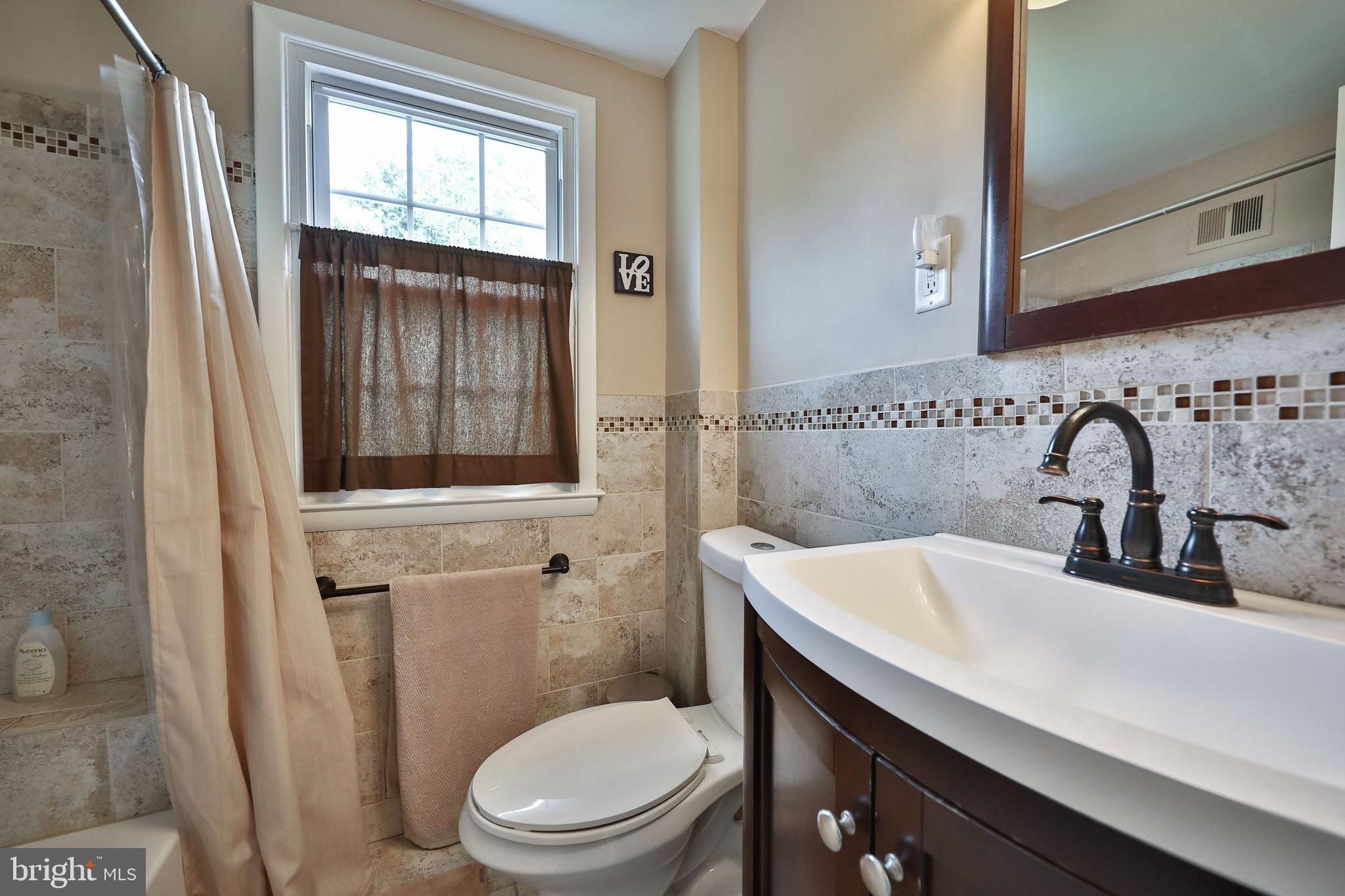 721 Hill Road Philadelphia, PA 19128 - Photo 12 of 17 Gallery Image 12